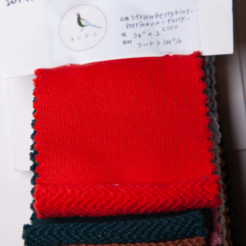 strawberryblue_herinbon-terry_c100-2